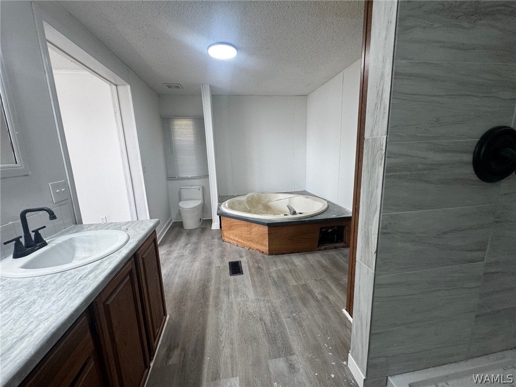 5200 Hargrove Road E