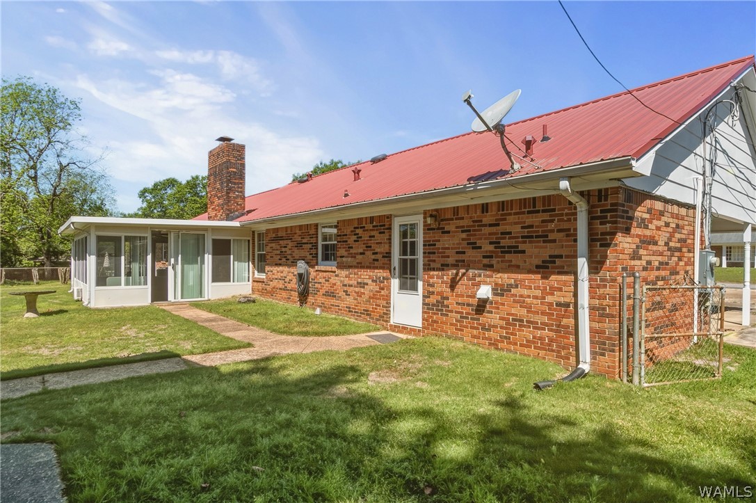 2564 Twin Manor