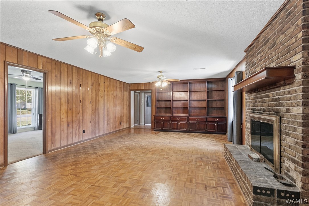 2564 Twin Manor