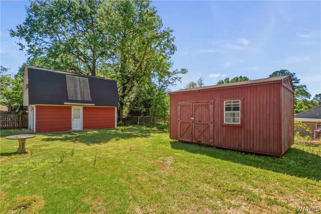 2564 Twin Manor