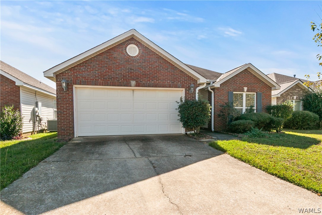2031 LENOX Drive