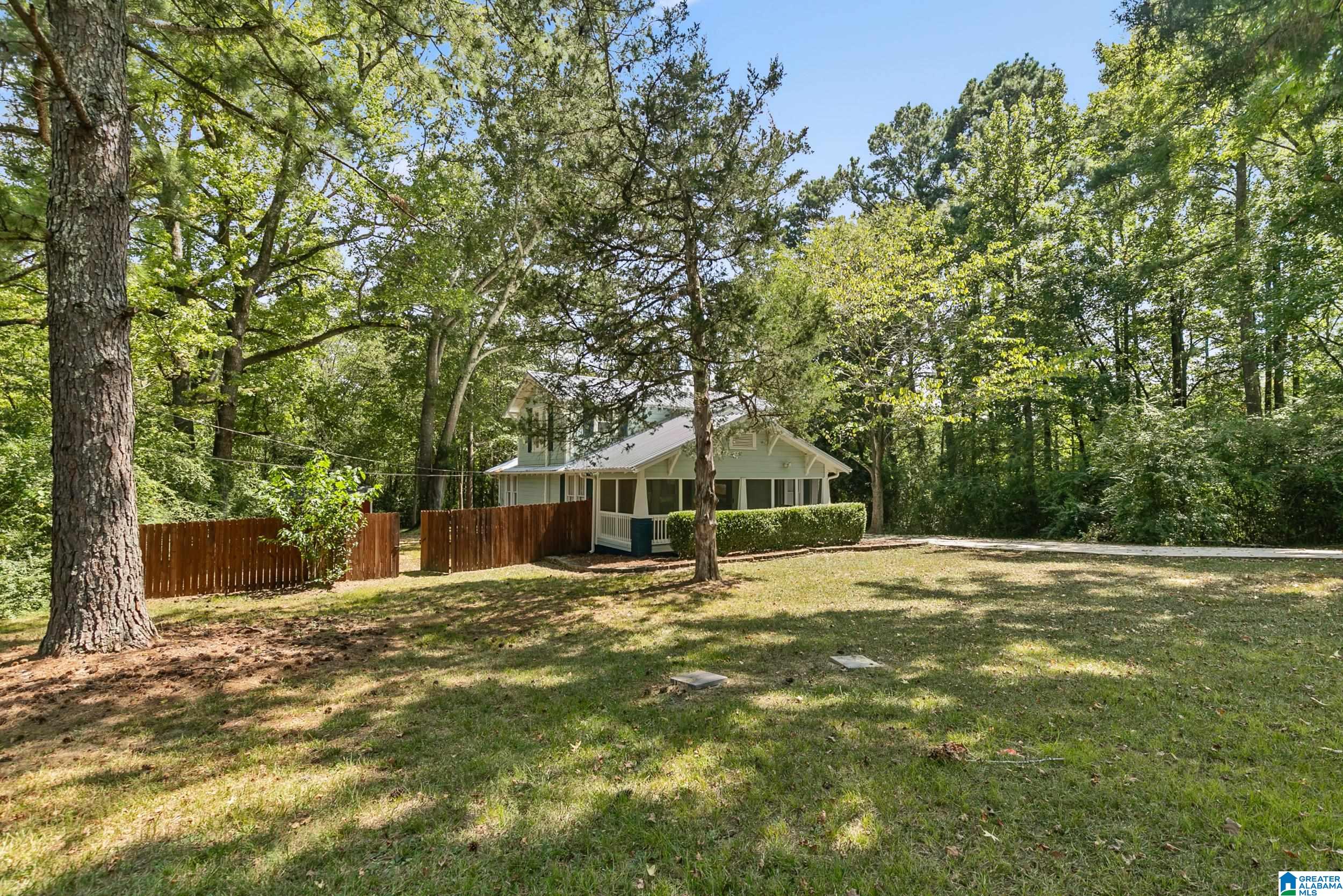 1058 GREENMOR DRIVE