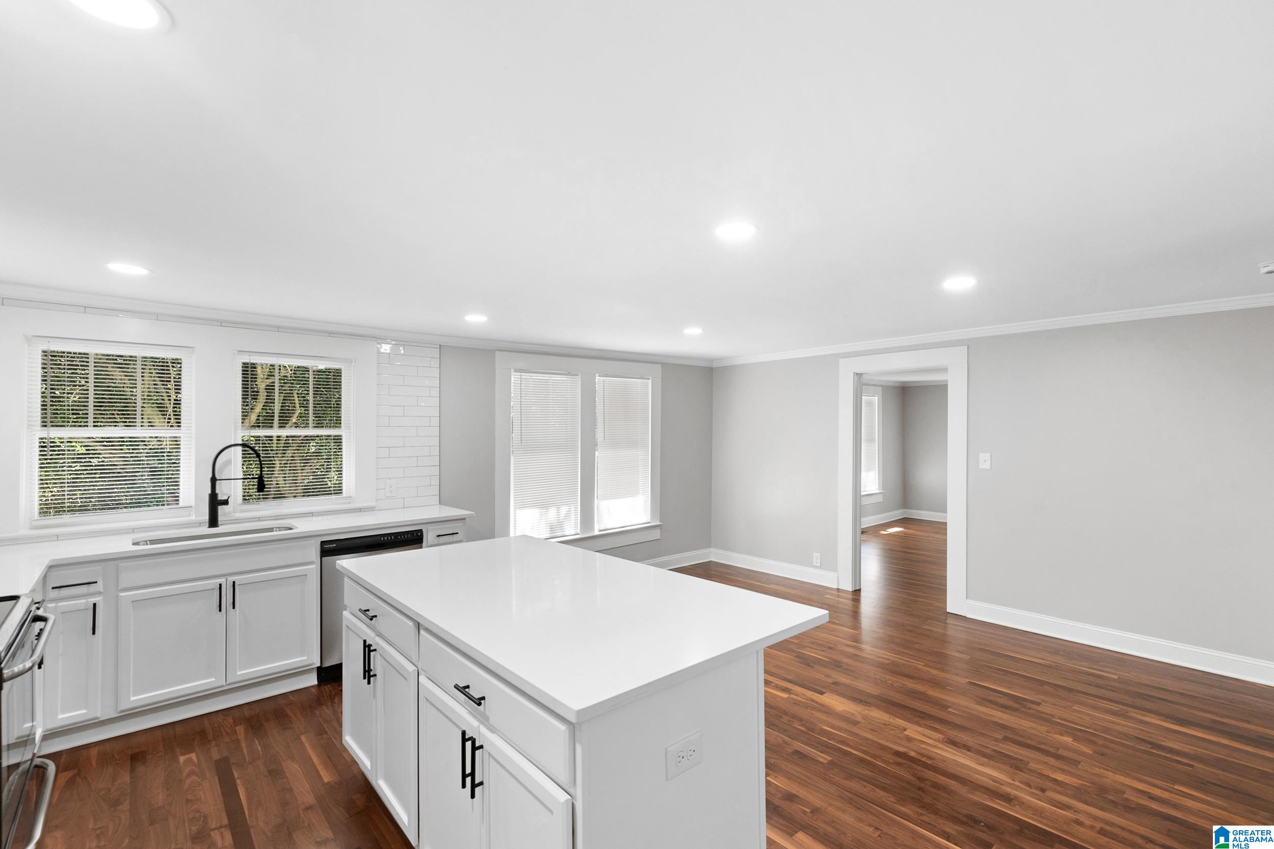 1058 GREENMOR DRIVE