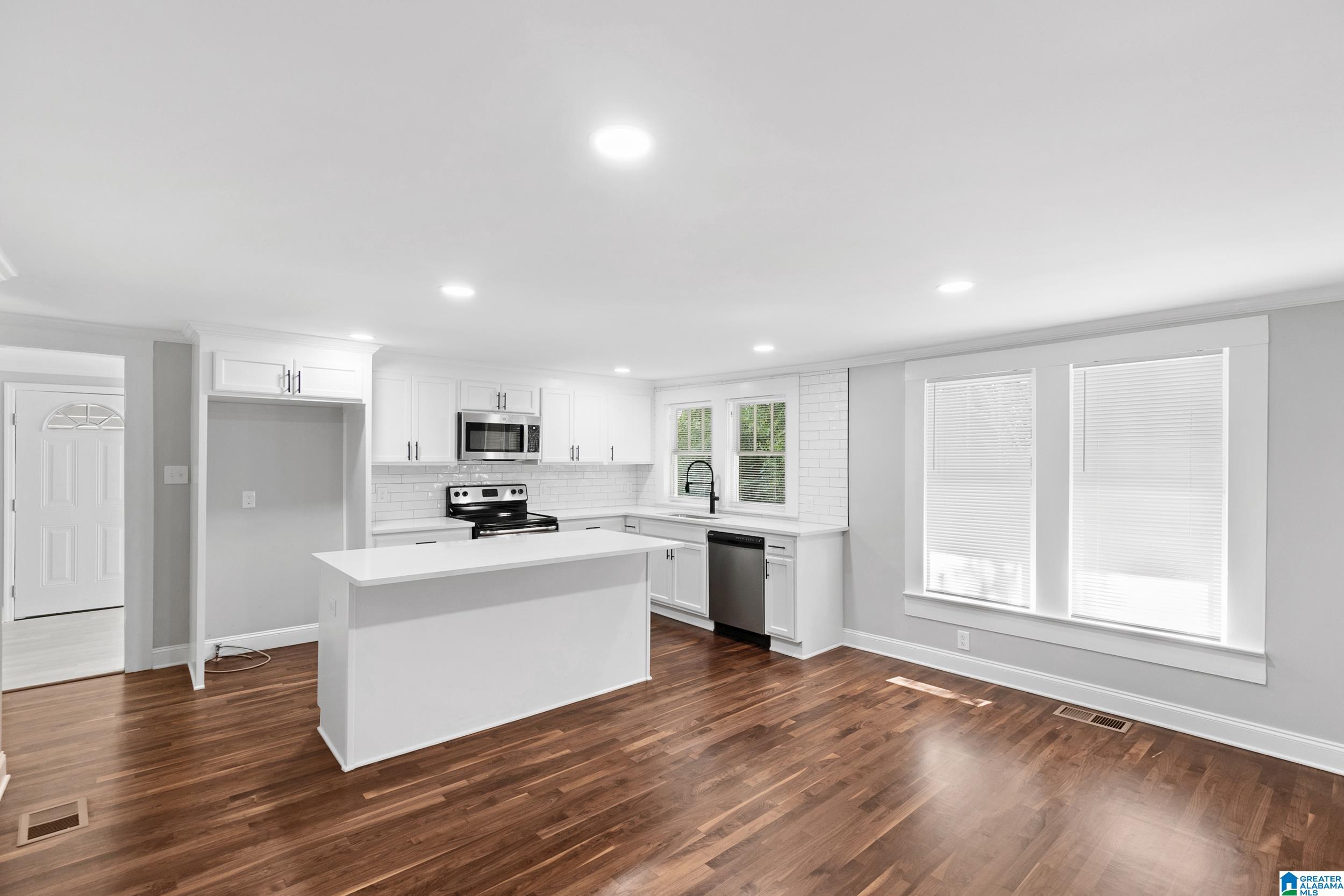 1058 GREENMOR DRIVE