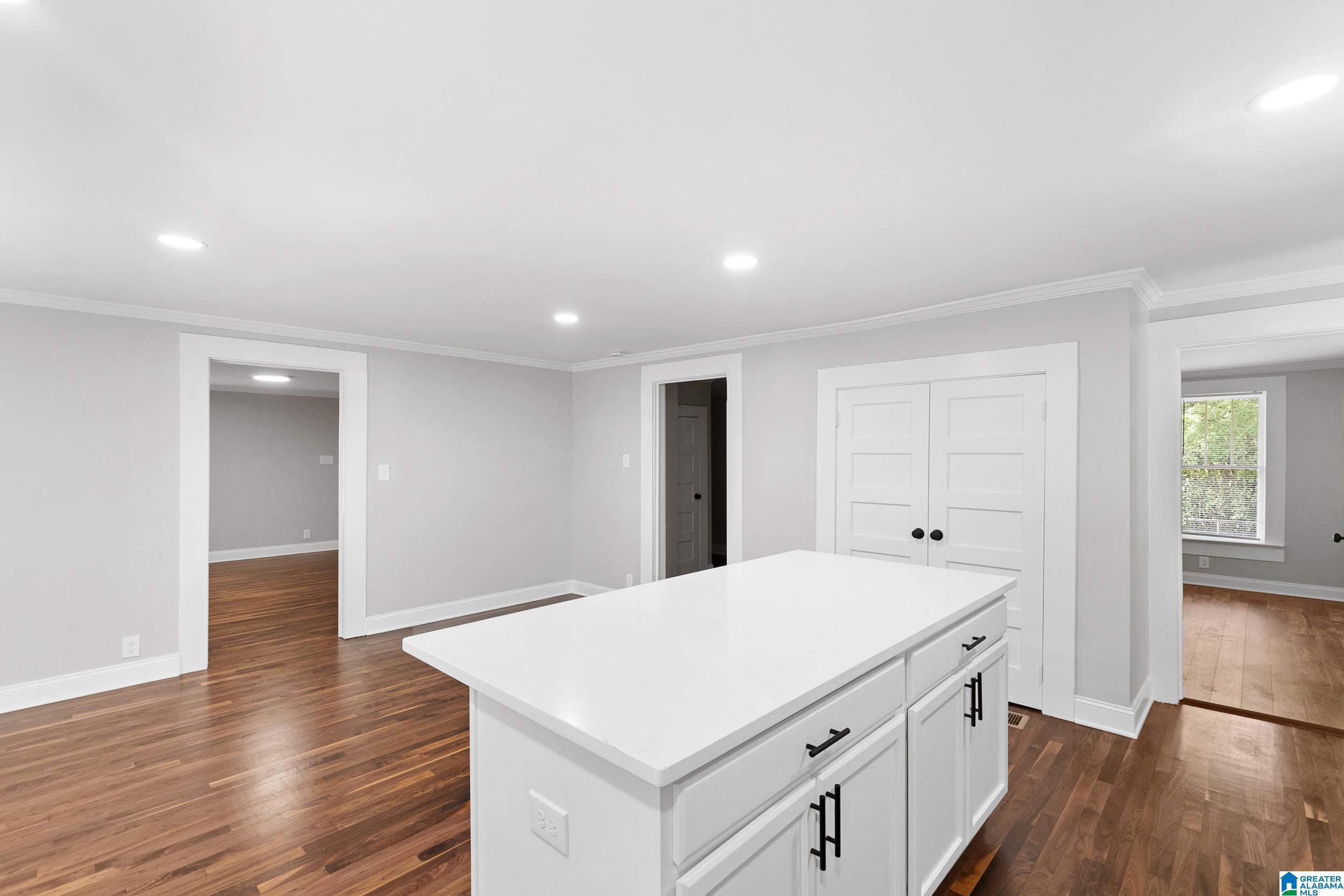 1058 GREENMOR DRIVE