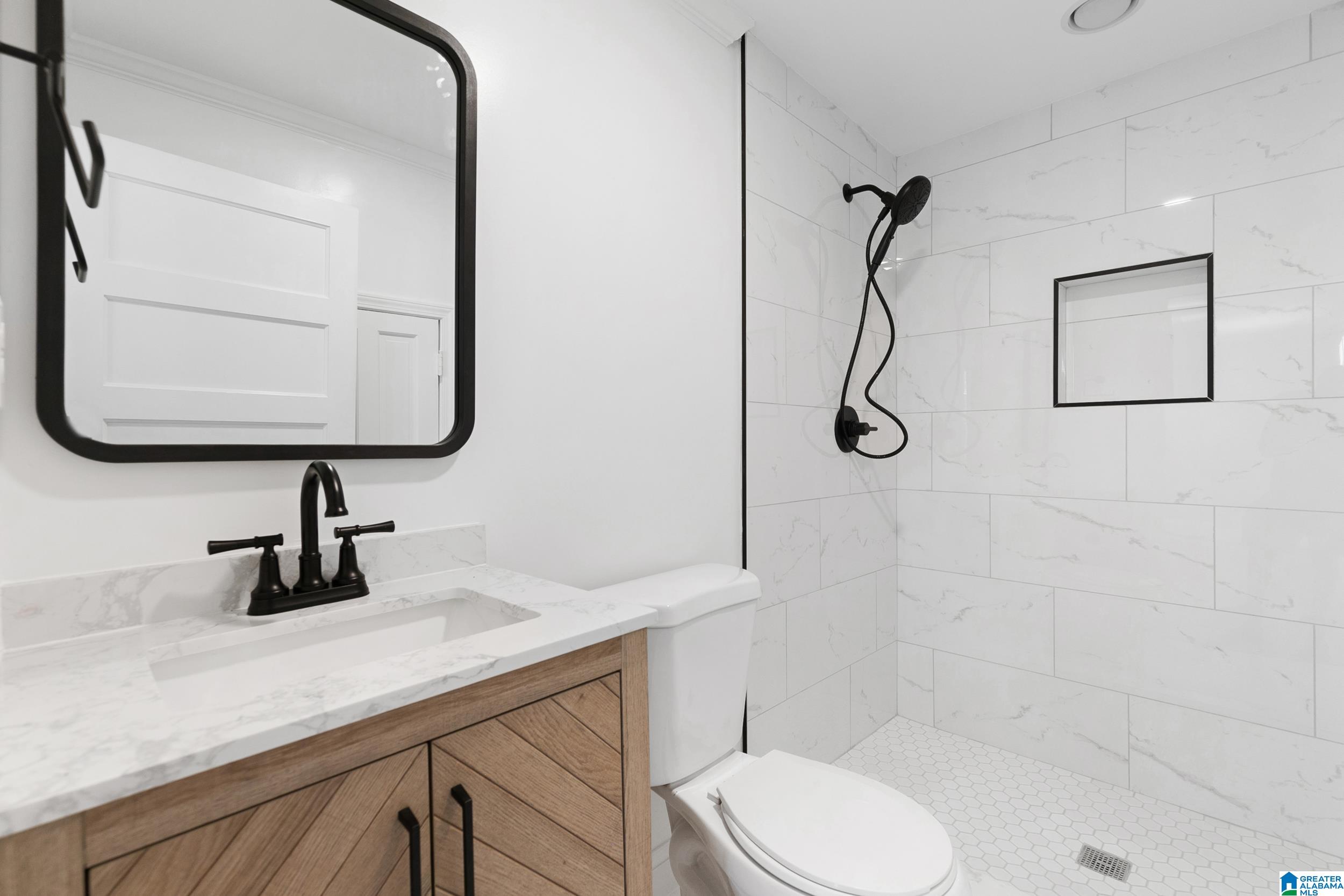 1058 GREENMOR DRIVE