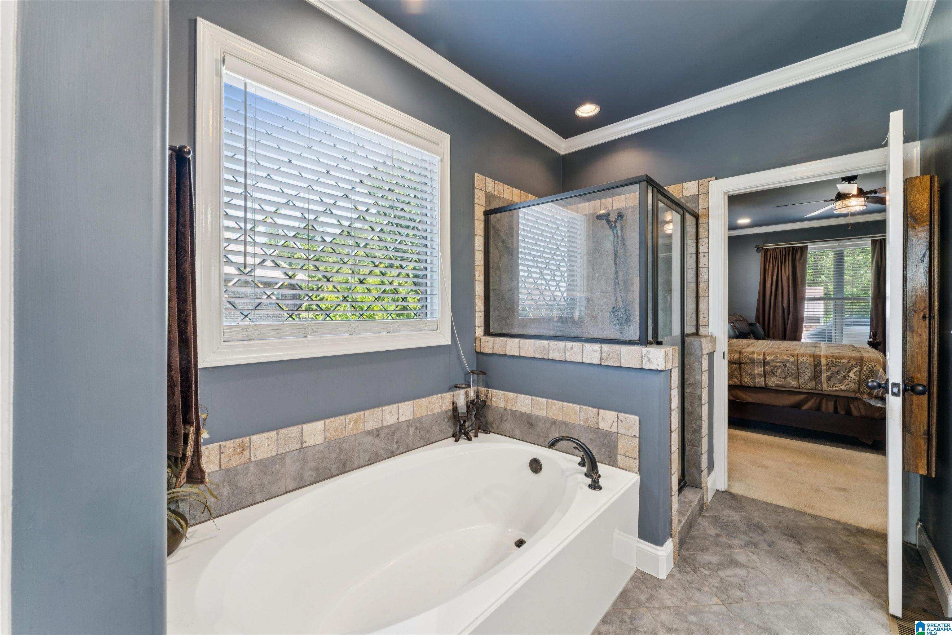 2759 ROSEBAY LANE