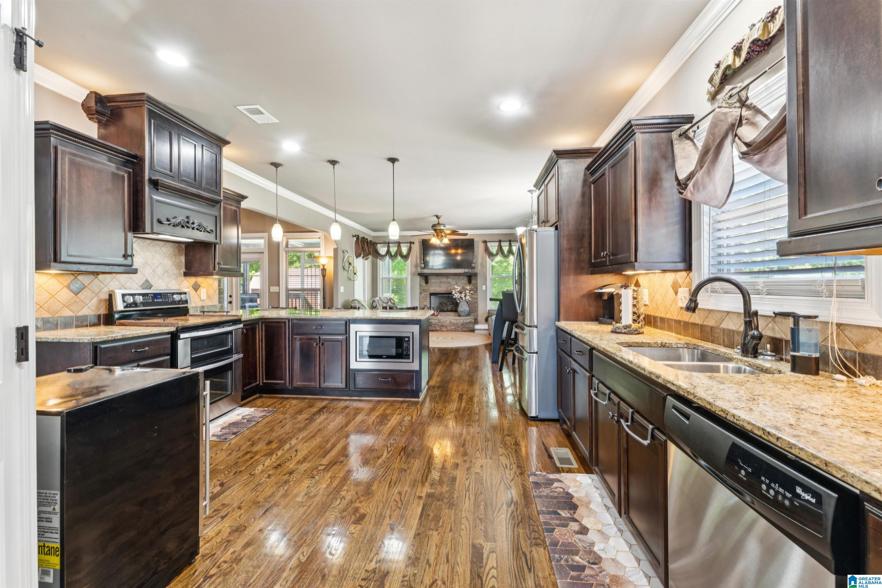 2759 ROSEBAY LANE