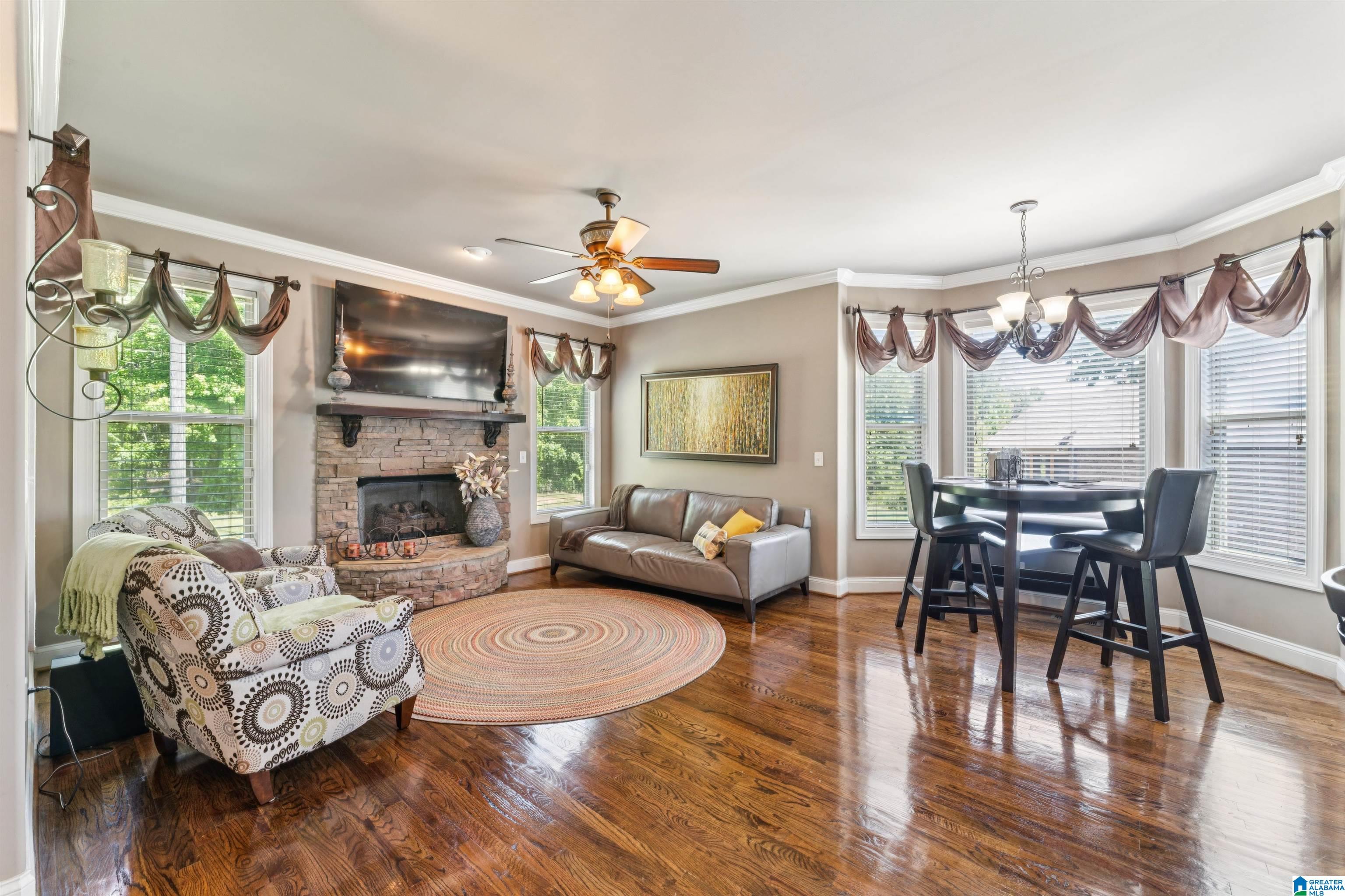 2759 ROSEBAY LANE