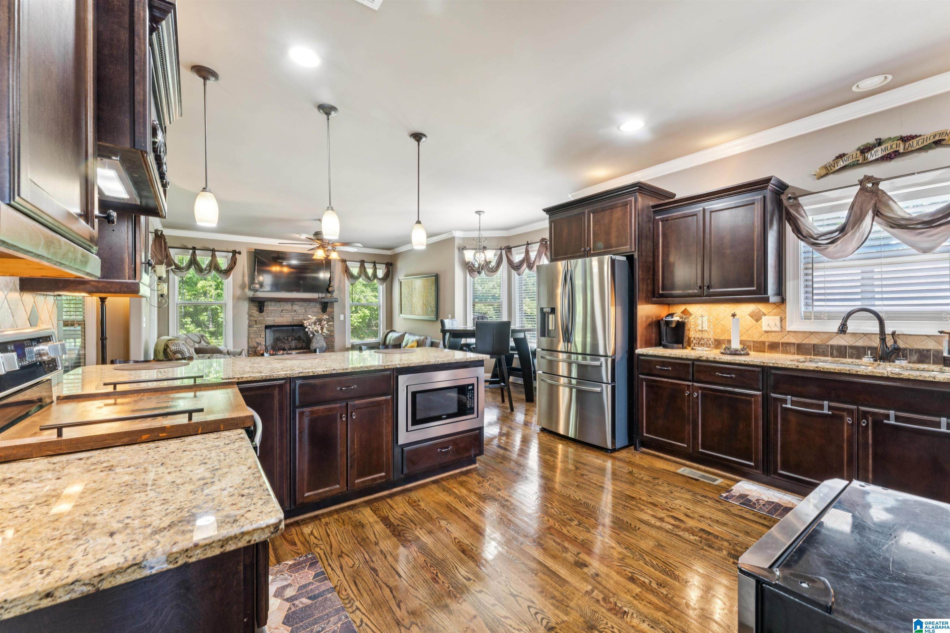 2759 ROSEBAY LANE