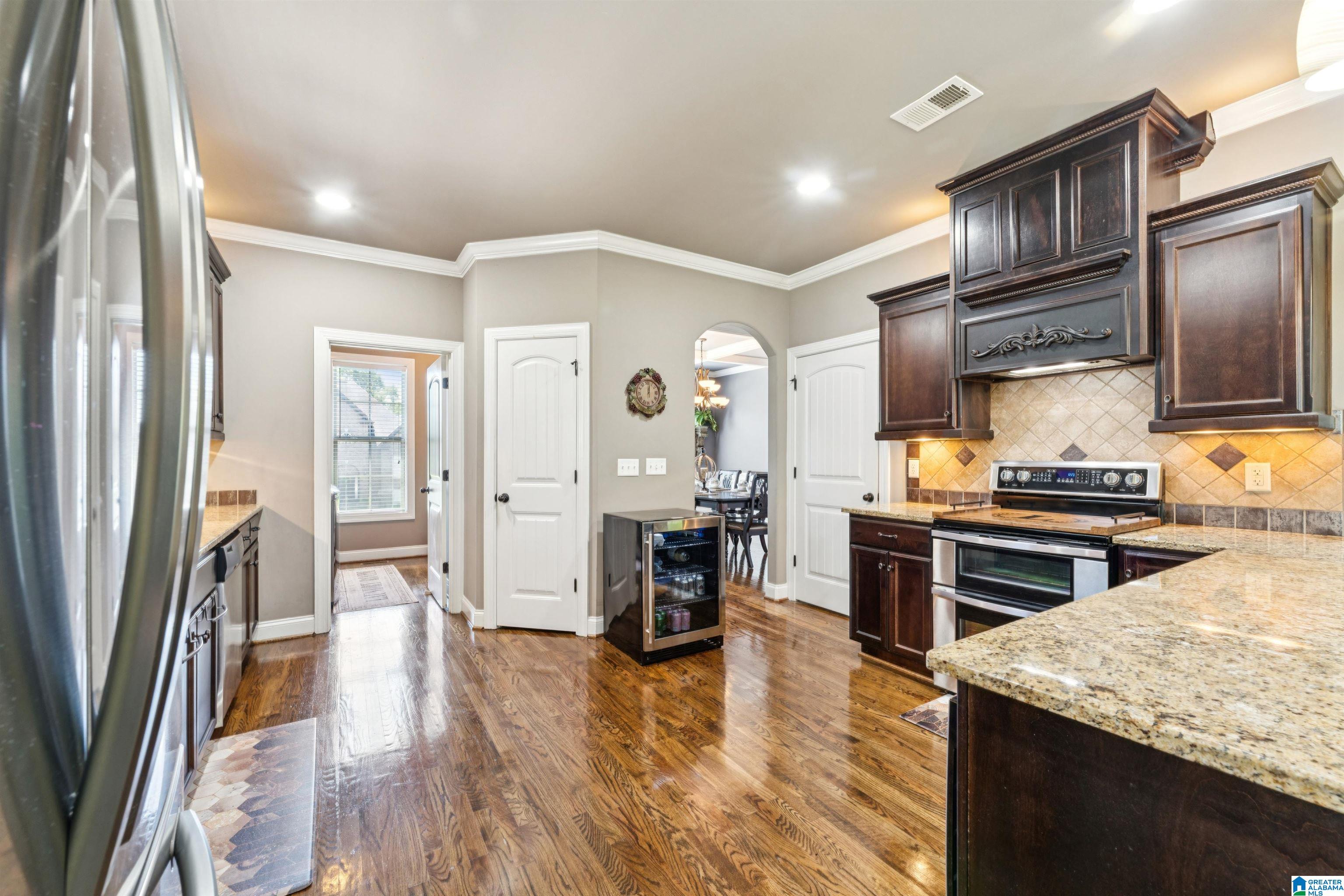 2759 ROSEBAY LANE
