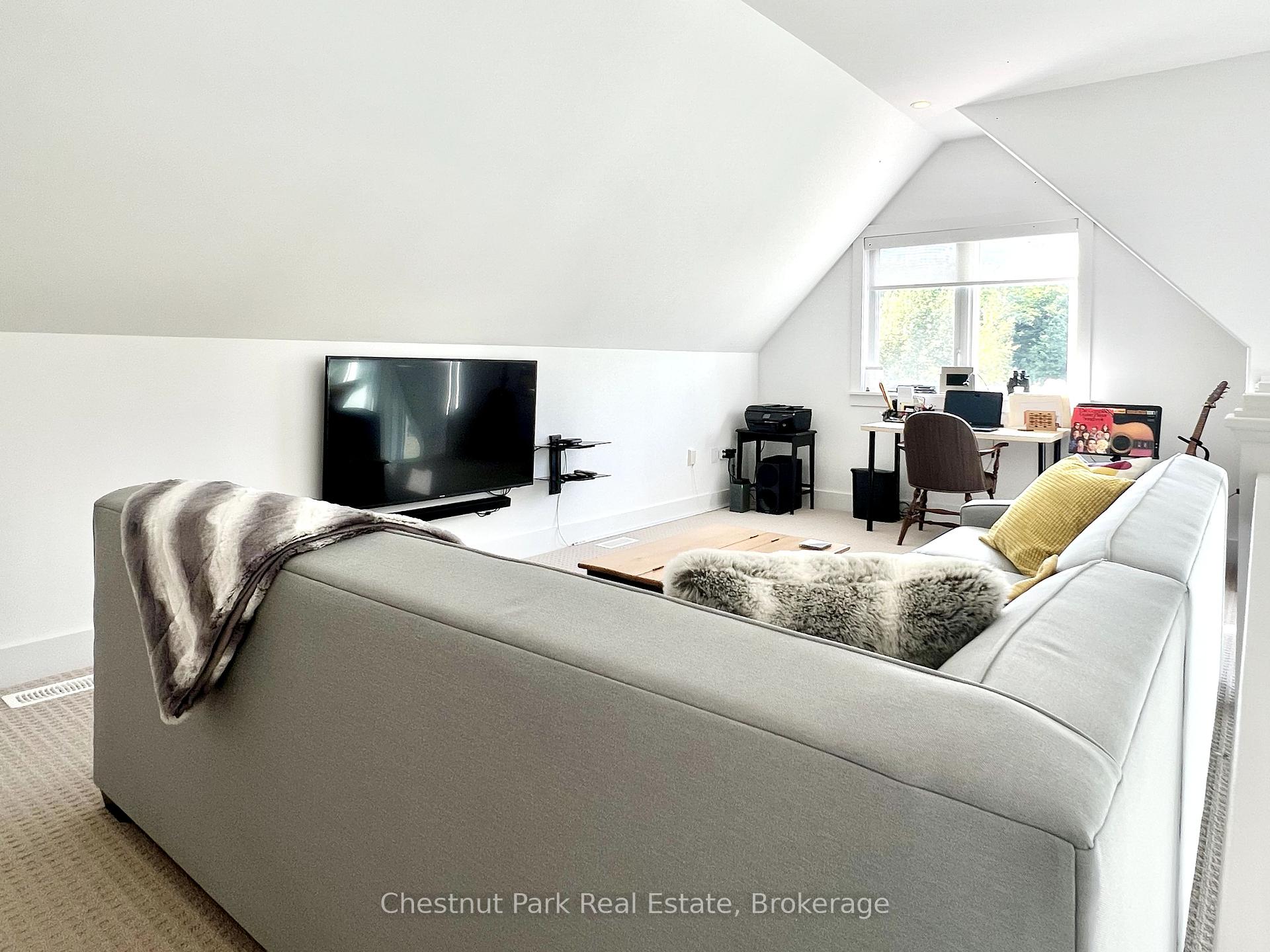 8 William James Court 28