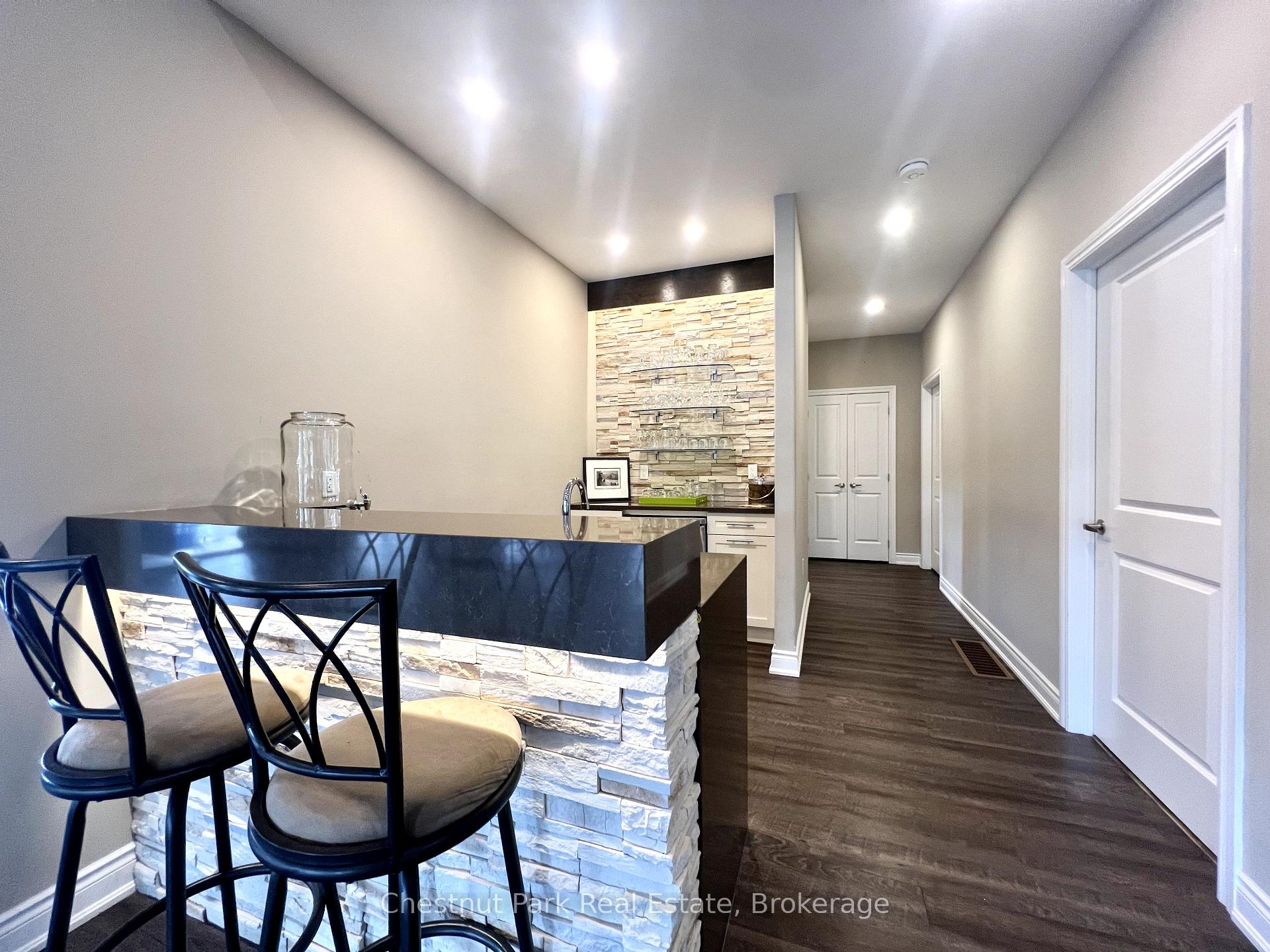 8 William James Court 28