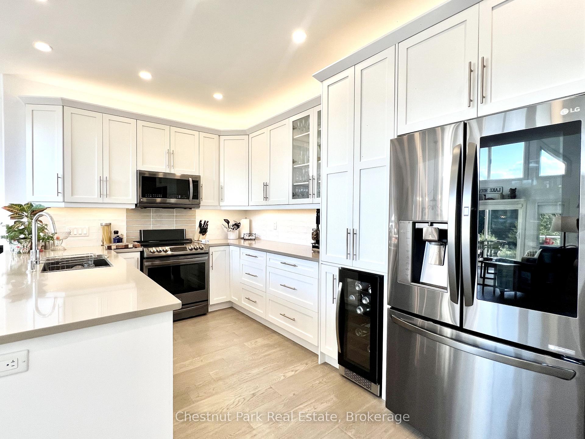 8 William James Court 28