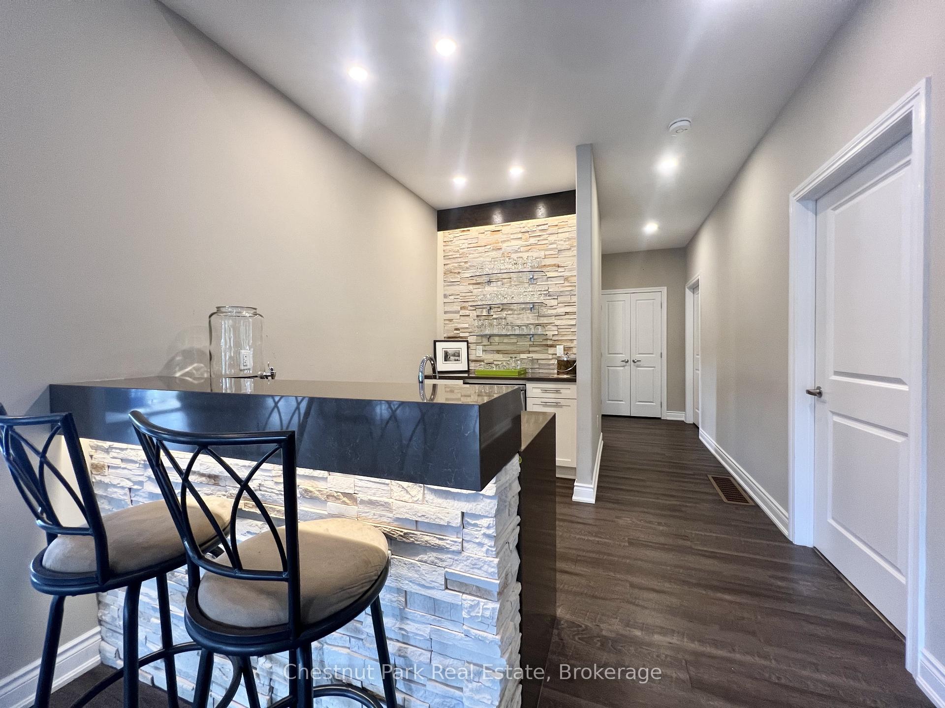 8 William James Court 28