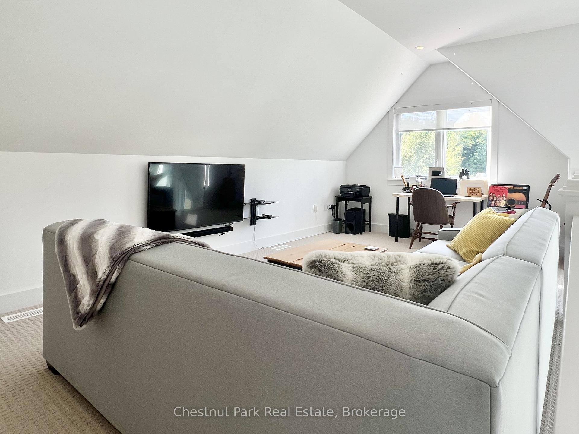 8 William James Court 28