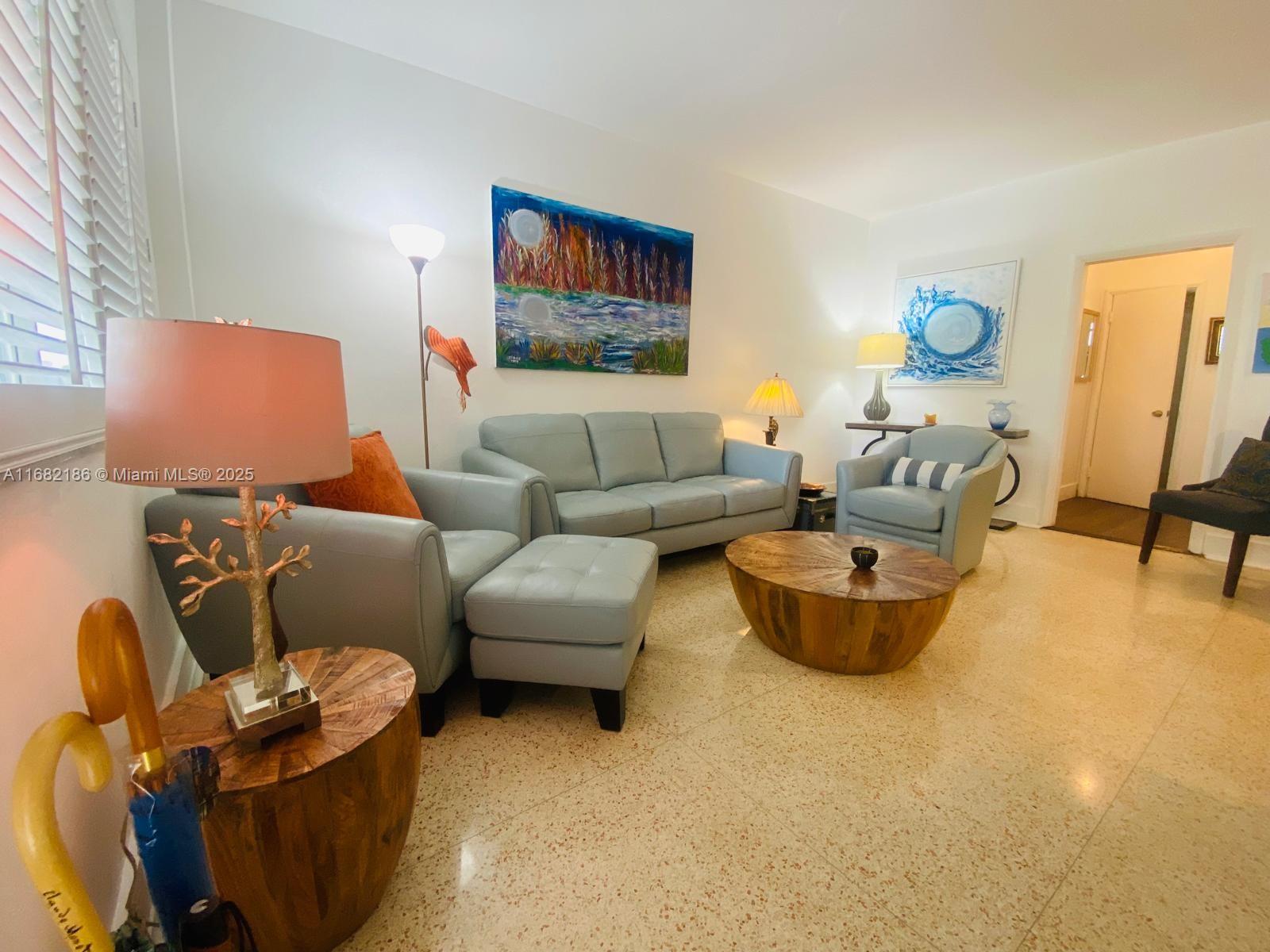 1755 Washington Ave # 1B
