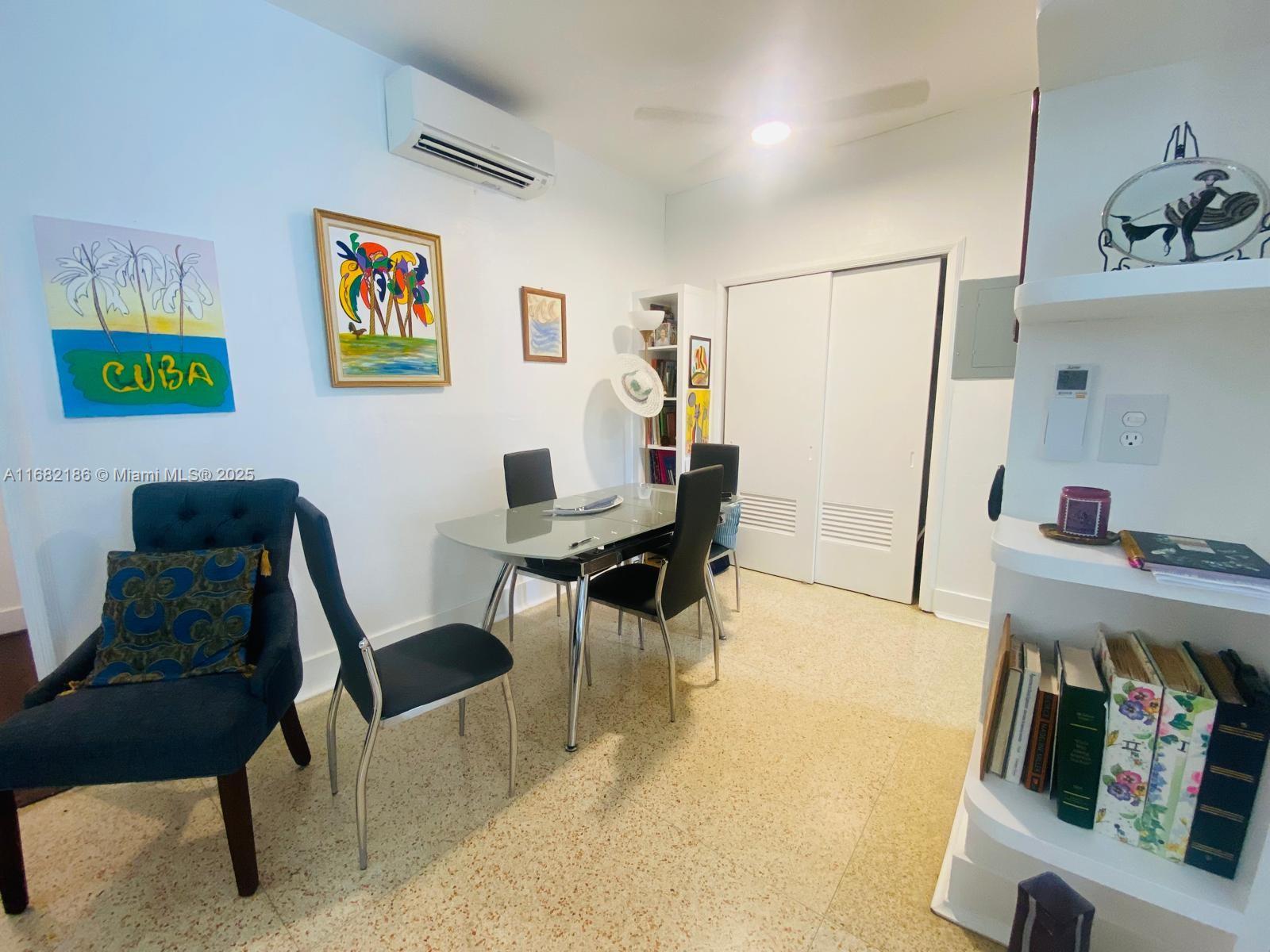 1755 Washington Ave # 1B