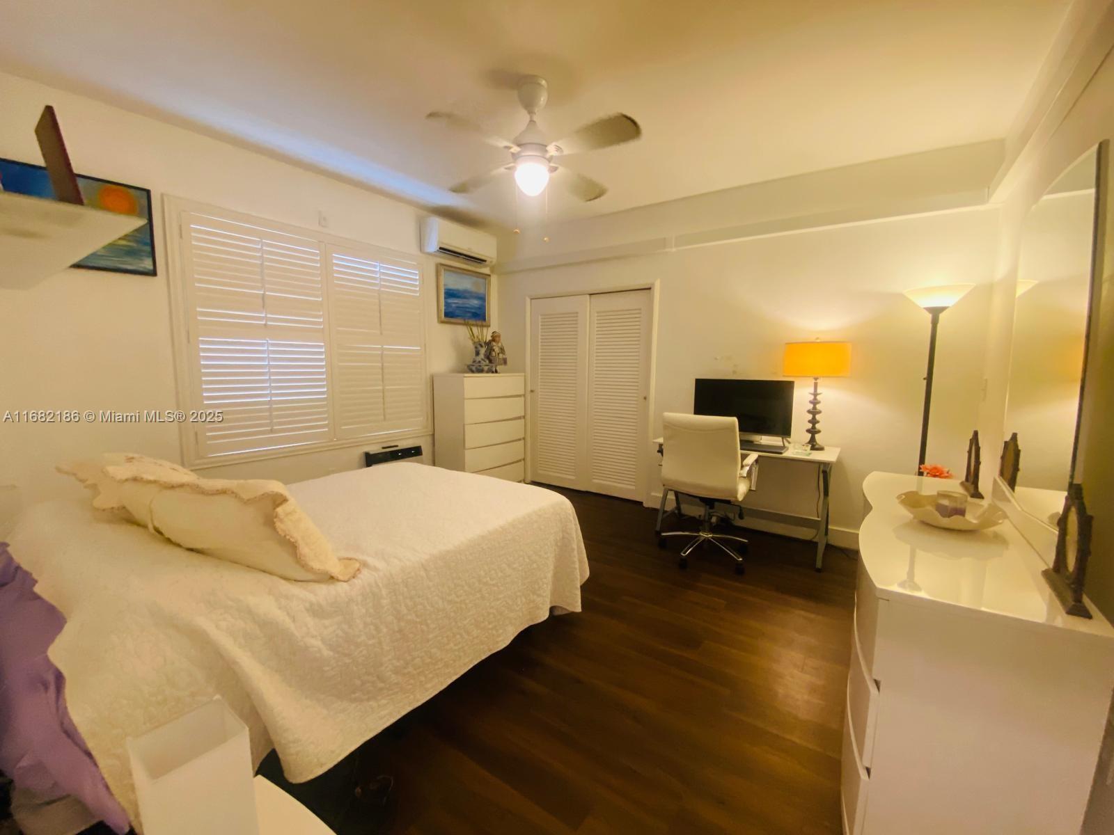 1755 Washington Ave # 1B