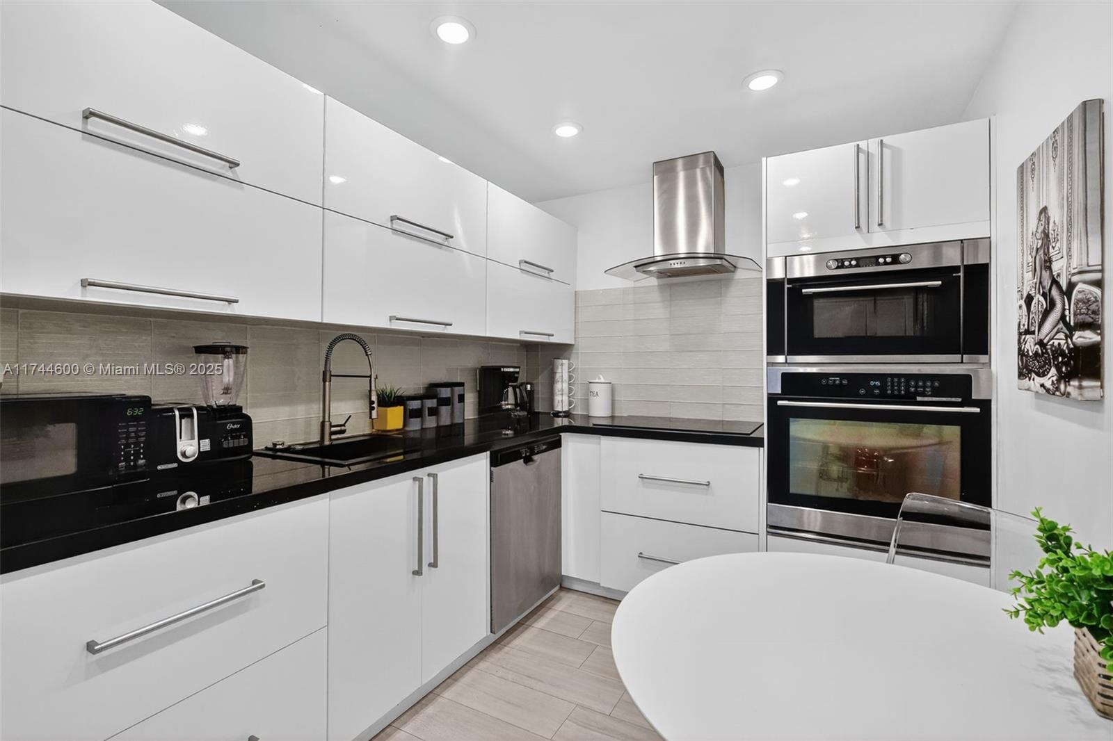 4001 S Ocean Dr # 14G