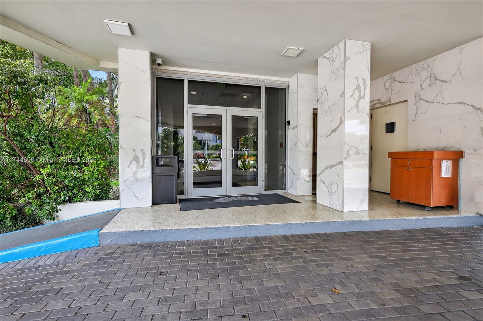 4001 S Ocean Dr # 14G