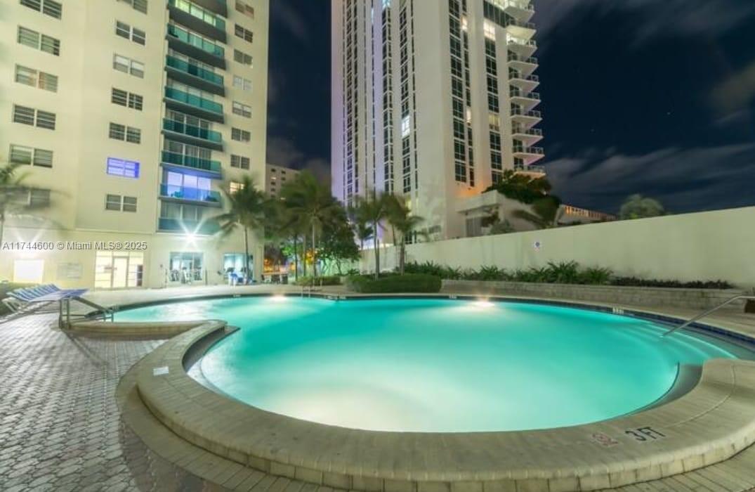4001 S Ocean Dr # 14G
