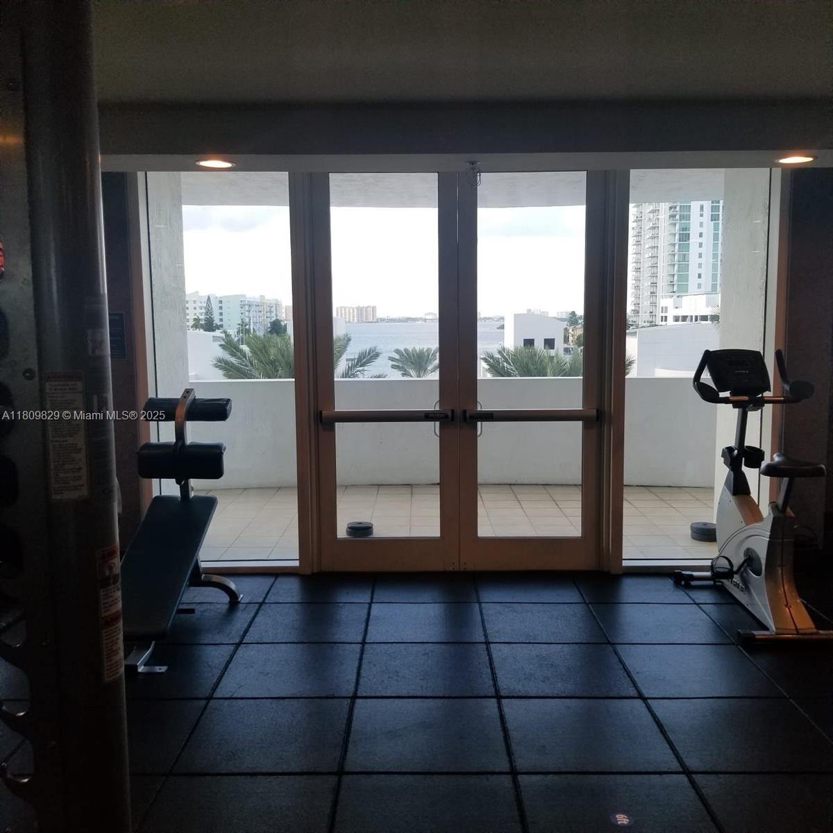 7900 Harbor Island Dr # 912