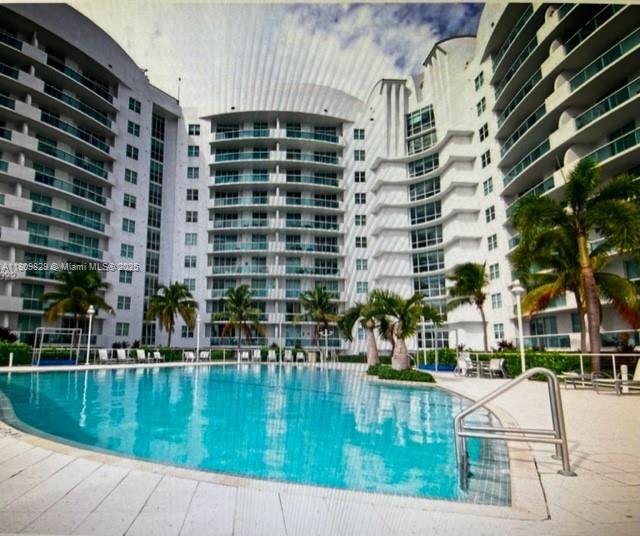 7900 Harbor Island Dr # 912