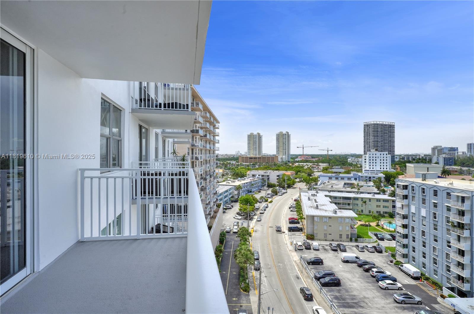 427 Golden Isles Dr # 11H