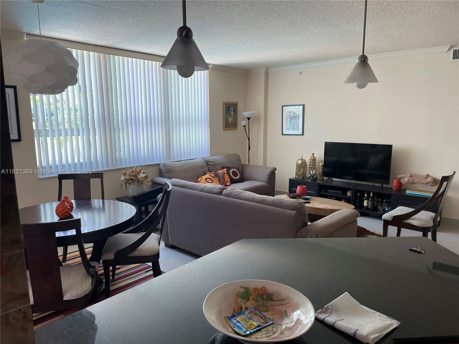 2000 N Bayshore Dr # 201