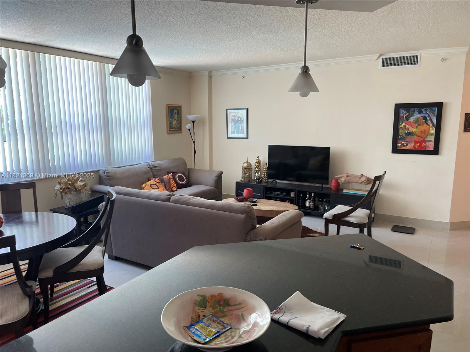2000 N Bayshore Dr # 201