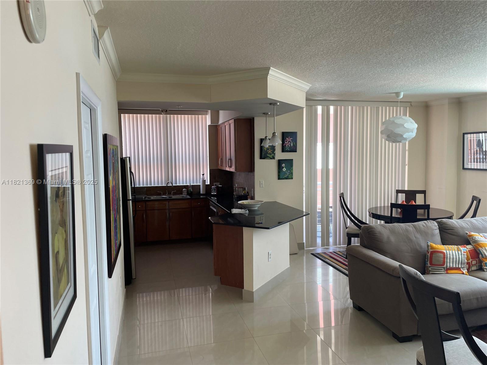 2000 N Bayshore Dr # 201