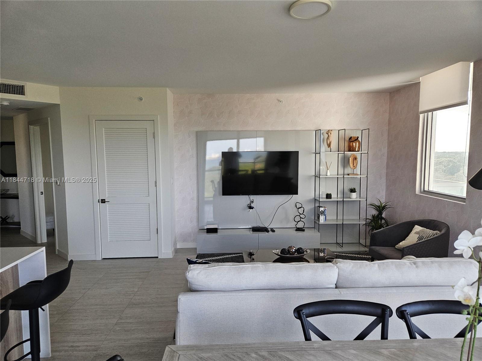 3900 Biscayne Blvd # 815 Unit: N-815