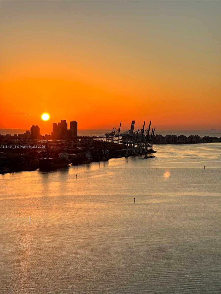 335 S Biscayne Blvd # 3501