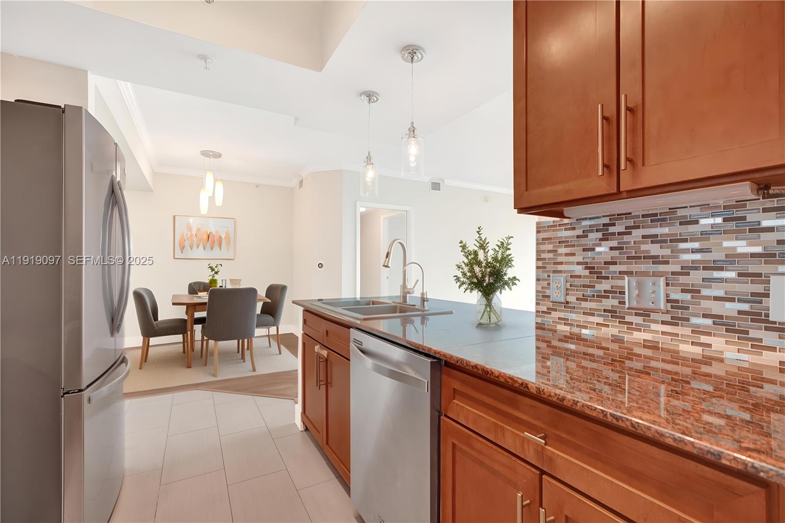 2000 N Bayshore Dr # 605