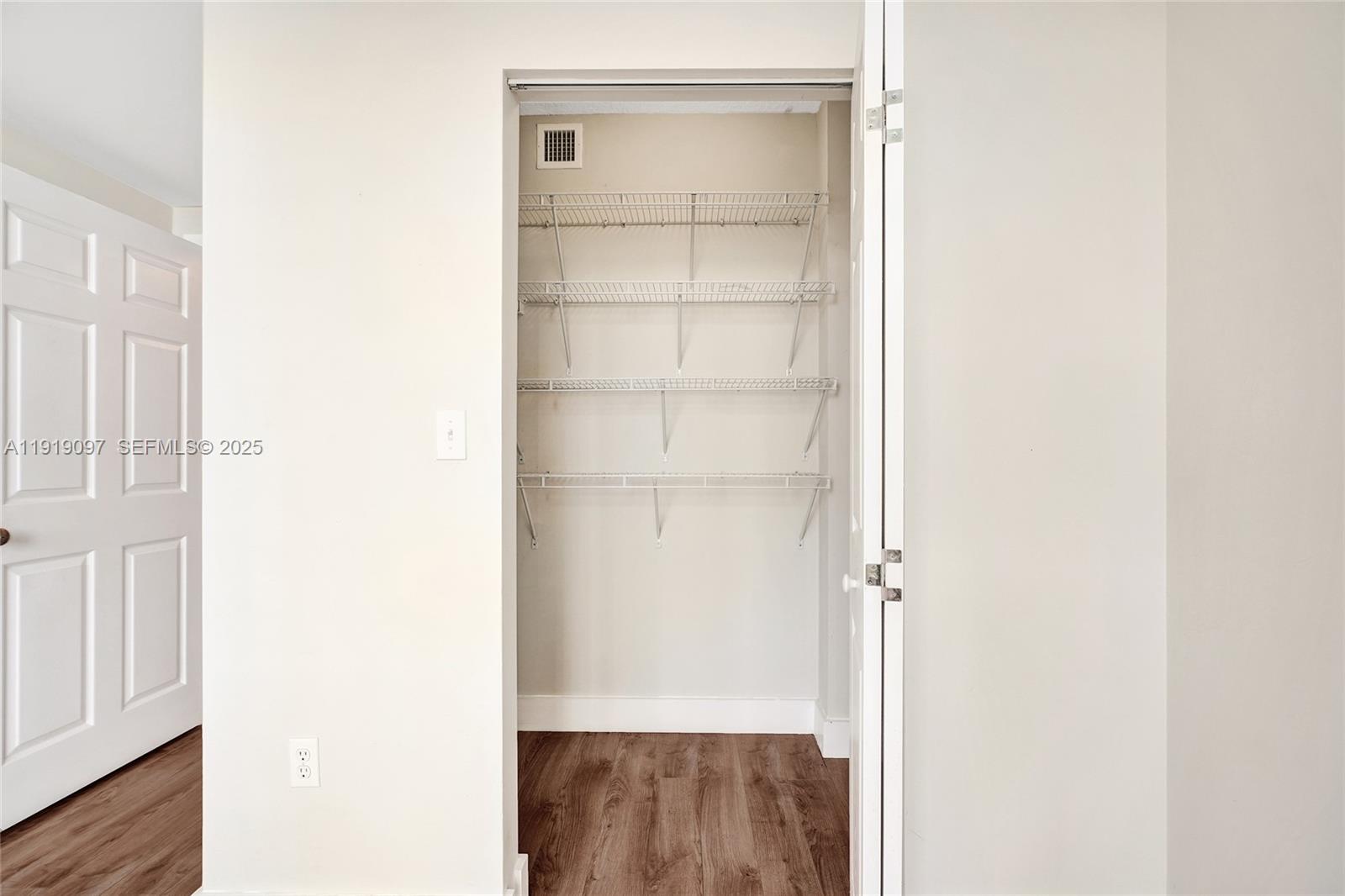 2000 N Bayshore Dr # 605