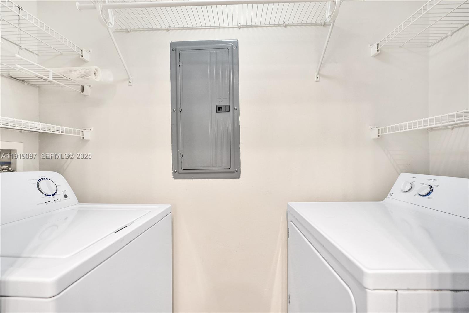 2000 N Bayshore Dr # 605