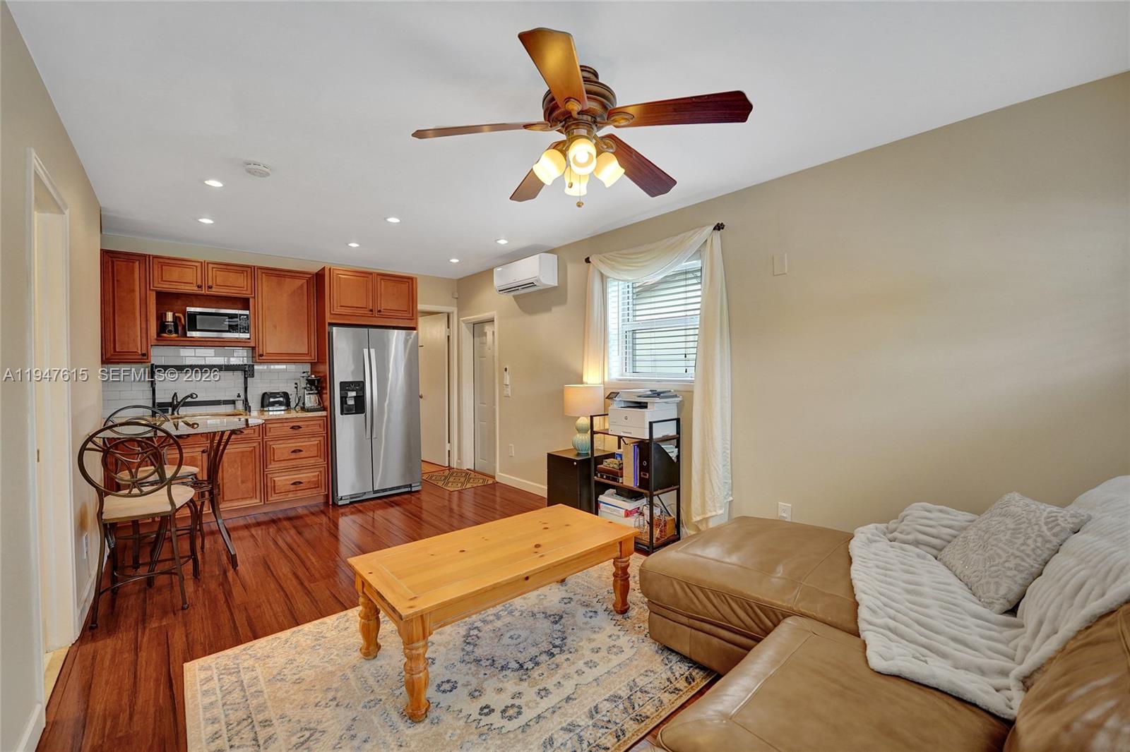 230 SE 4th St