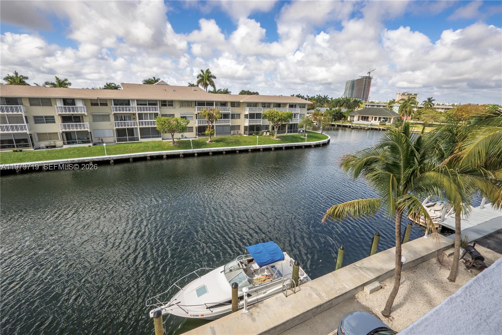 427 Golden Isles Dr # 11H