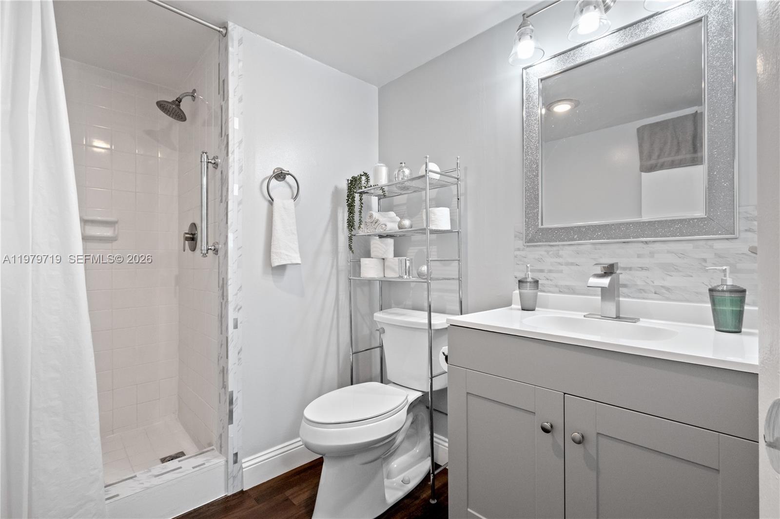 427 Golden Isles Dr # 11H