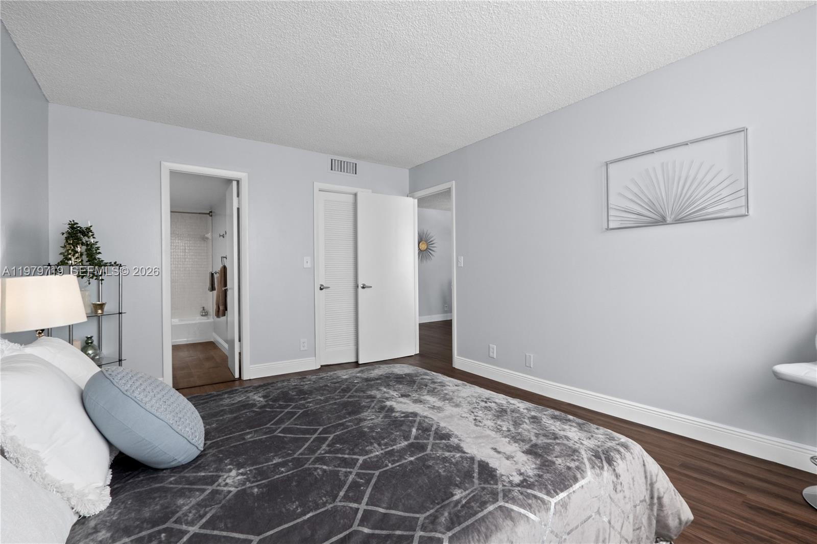 427 Golden Isles Dr # 11H