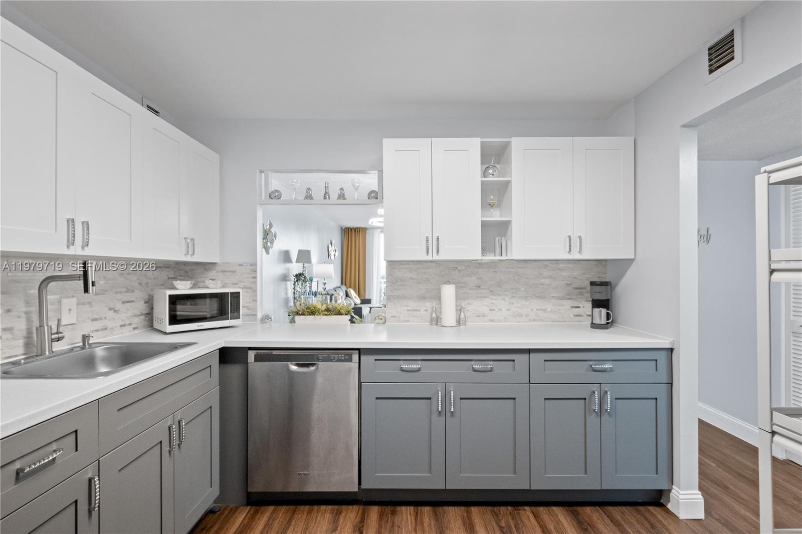 427 Golden Isles Dr # 11H