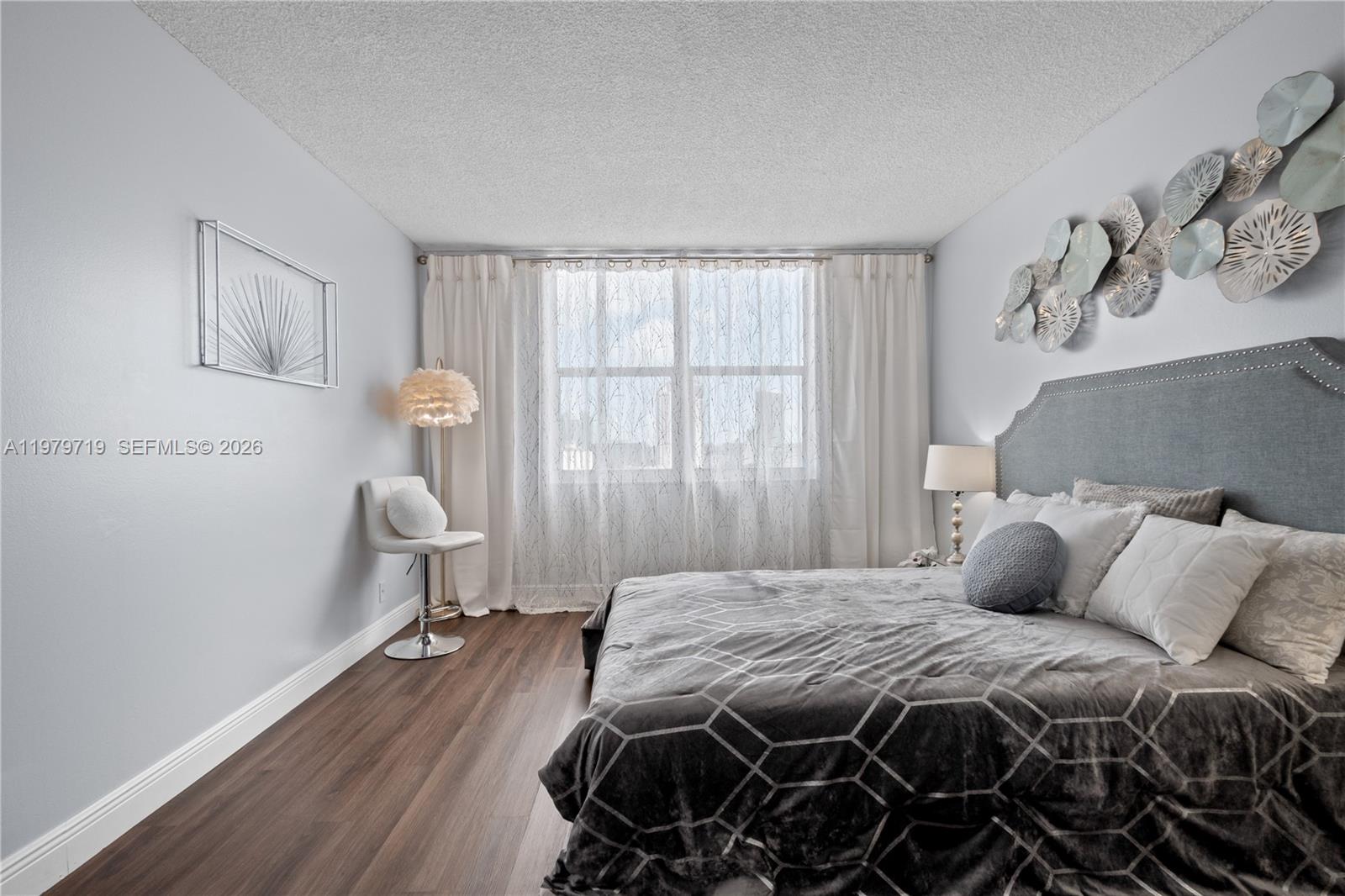 427 Golden Isles Dr # 11H