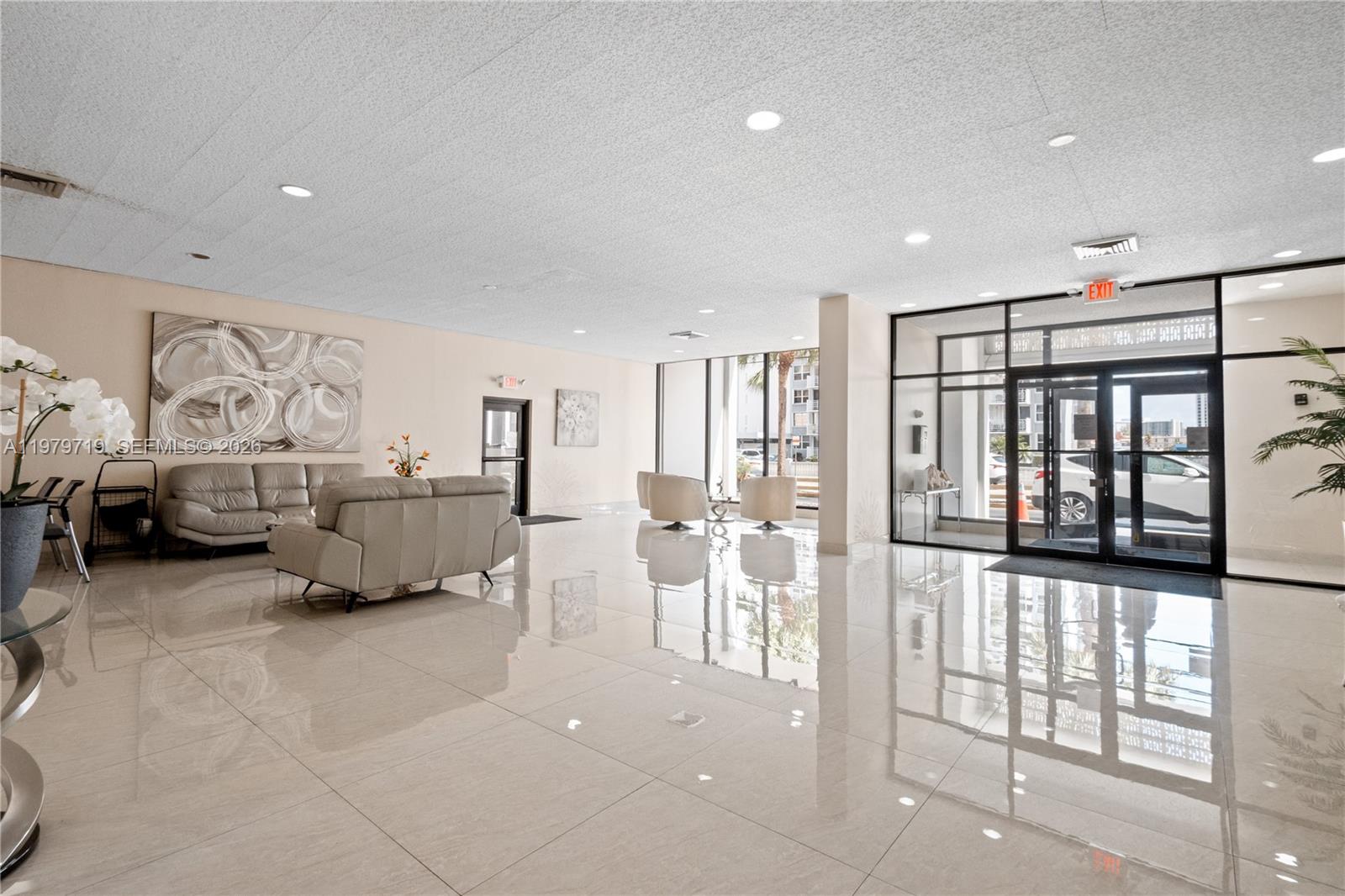 427 Golden Isles Dr # 11H