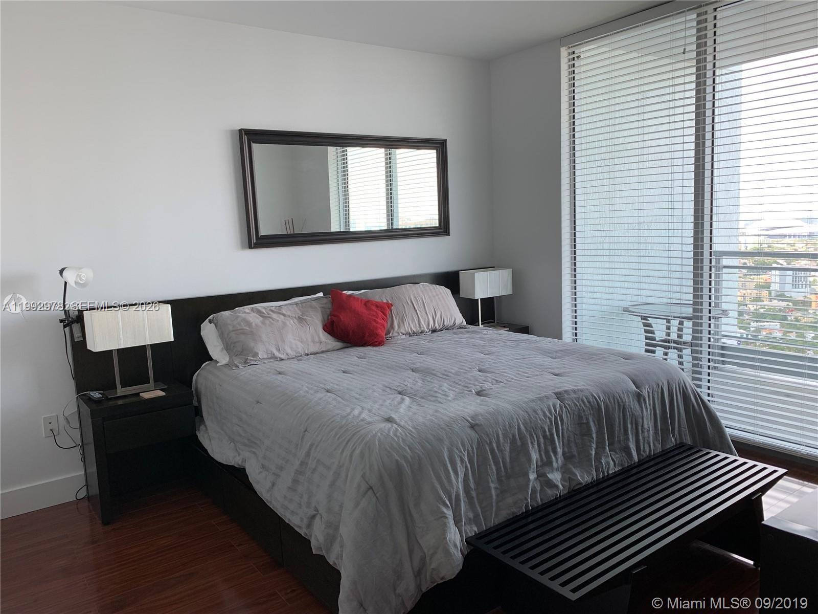 90 SW 3rd St # 4008