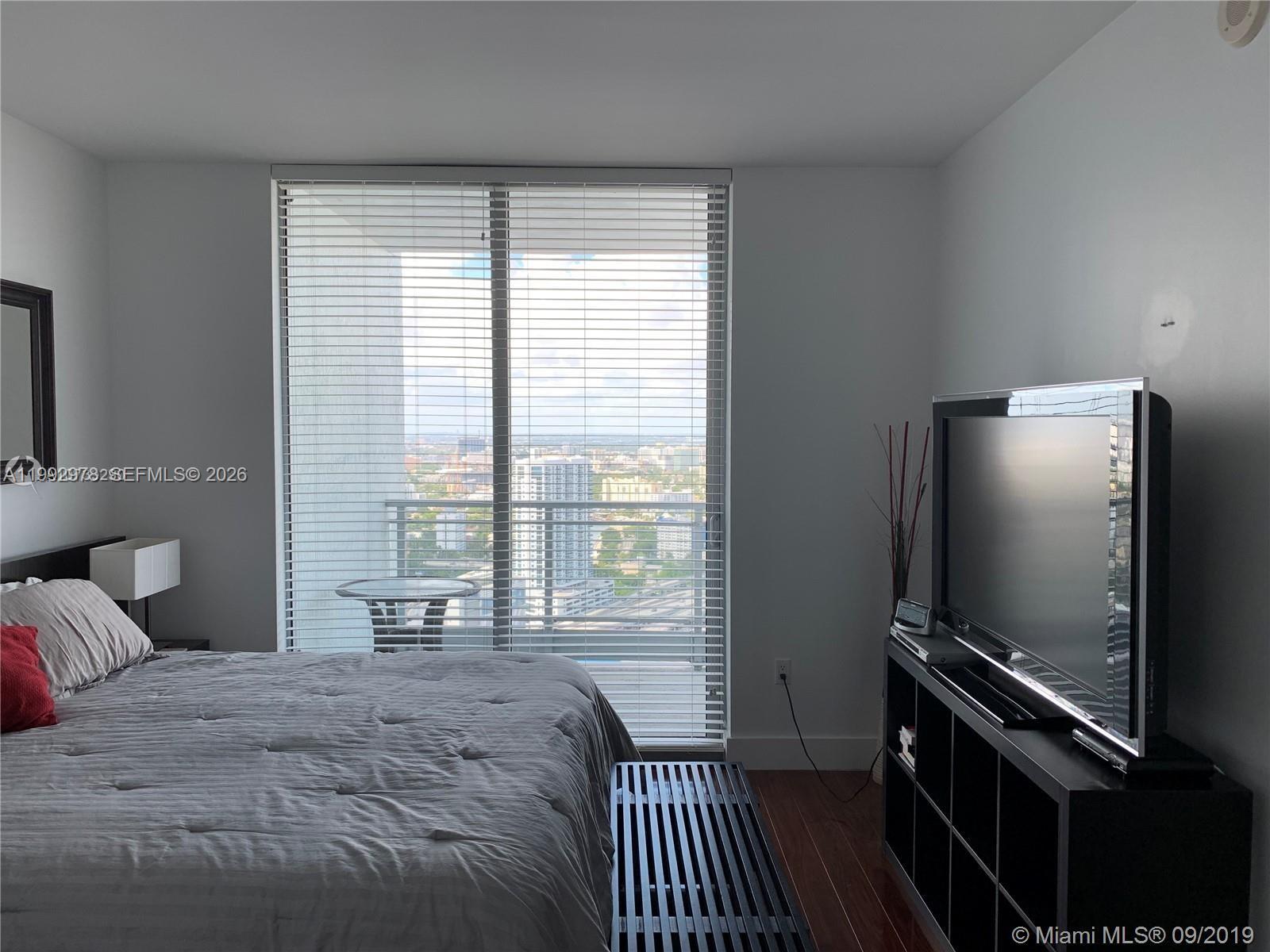 90 SW 3rd St # 4008