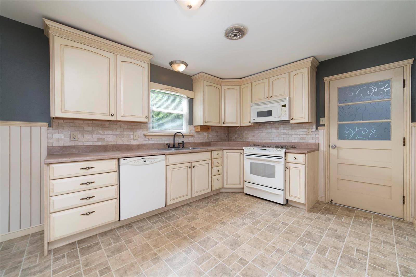 901 Saint Bernard Drive