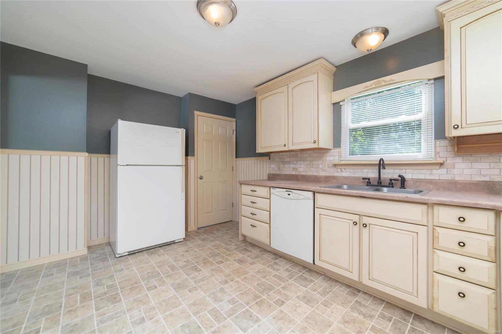 901 Saint Bernard Drive