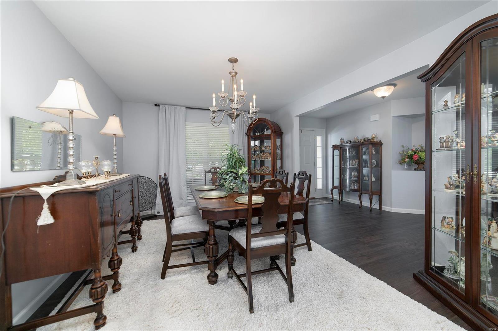 552 Bluffs View Court