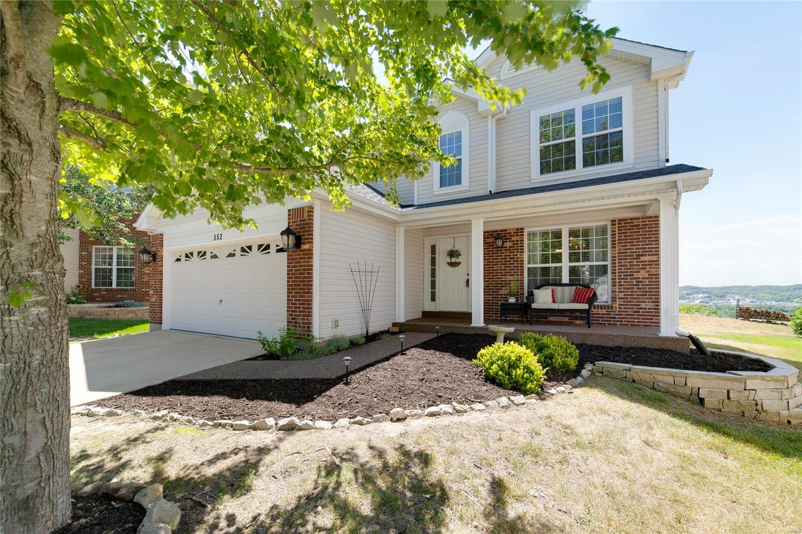 552 Bluffs View Court